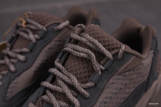 GZ0724 'Mauve' Yeezy Boost V2 ADIDAS 700 0814